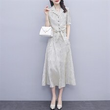 2021新款西装领短上衣条纹半身裙两件套，女装职业装，雅佳俏