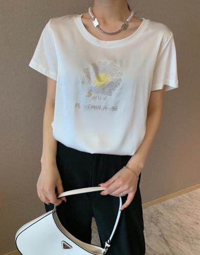 夏季新款时尚女装，女装，田鑫依族