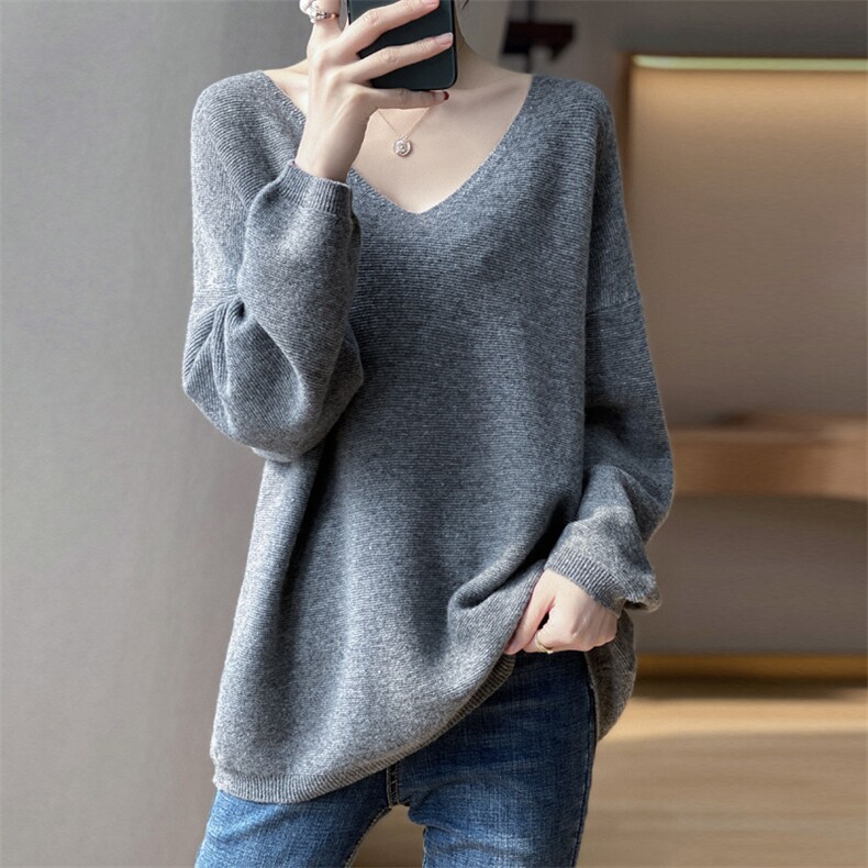 欧美秋冬新款宽松百搭女v领套头时尚毛衣中长款蝙蝠袖针织衫，女装羊毛衫，美雪羊绒