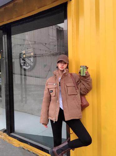 90贴标羽绒服男女同款.，女装羽绒服，尚映