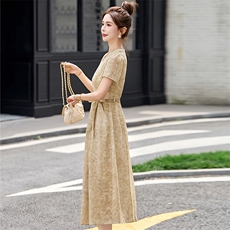 印花连衣裙女夏季2025新款高级感小个子气质收腰显瘦v领夏日裙子，女装连衣裙，欣贝拉