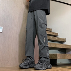 深灰色