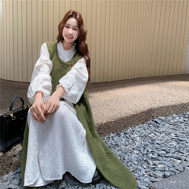 绿色复古松弛感针织背心连衣裙套装女2025秋新款花边A字裙两件套,女装套装/套裙,2C217