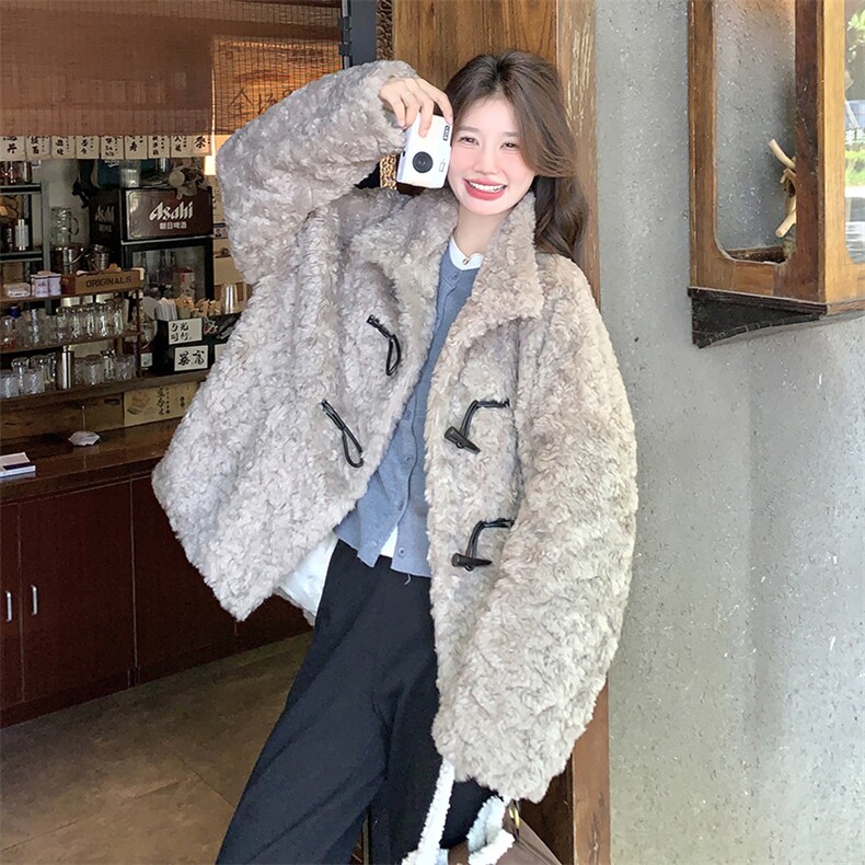 学院风牛角扣灰色立领羊羔毛外套女冬2024新款超好看加绒加厚棉服,女装毛呢外套,C位