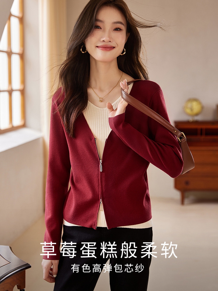 设计感撞色叠穿V领假两件复古红针织衫上衣女2023秋季新款,针织衫/毛衣,梦白服饰厂