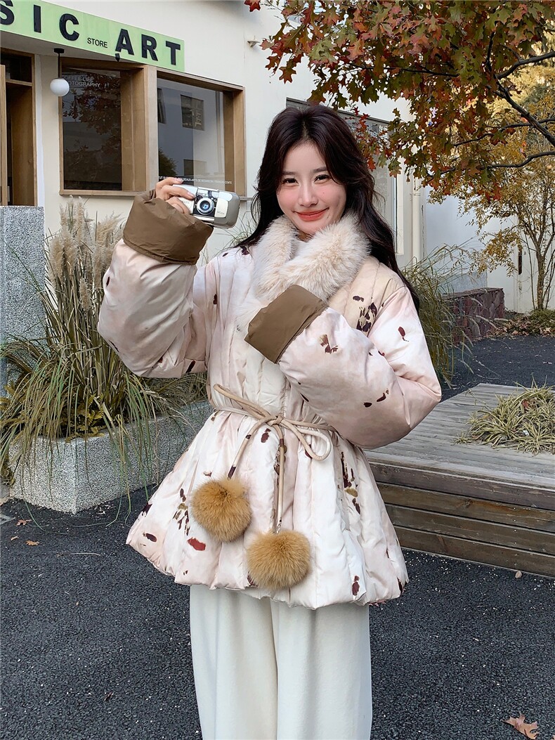 新中式轻熟风晕染碎花真毛领羽绒服女2025冬季系带收腰白鸭绒外套,女装羽绒服,艾米莉亚
