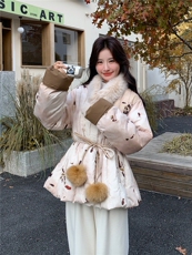 新中式轻熟风晕染碎花真毛领羽绒服女2025冬季系带收腰白鸭绒外套，女装羽绒服，艾米莉亚