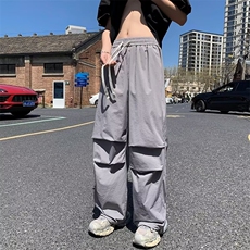 灰色