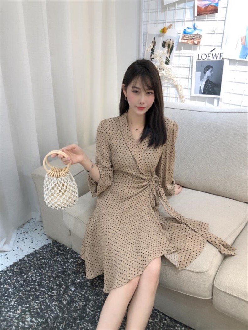 DINOBlENS/秋款上新 不规则连衣裙百搭款，女装连衣裙，迪诺比亚