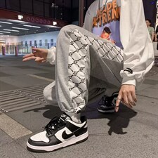 灰色