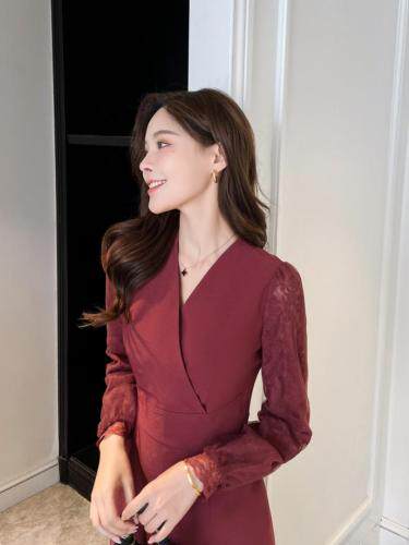 秋装新品连衣裙，女装连衣裙，依伊贝尔 红彬缘