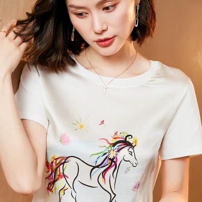 2025新款夏季缎面短袖t恤女印花韩版宽松上衣,女装T恤,鄂维那特