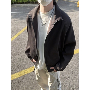模特-美拉德风咖啡色竖条纹灯芯绒外套 9013-P68图片