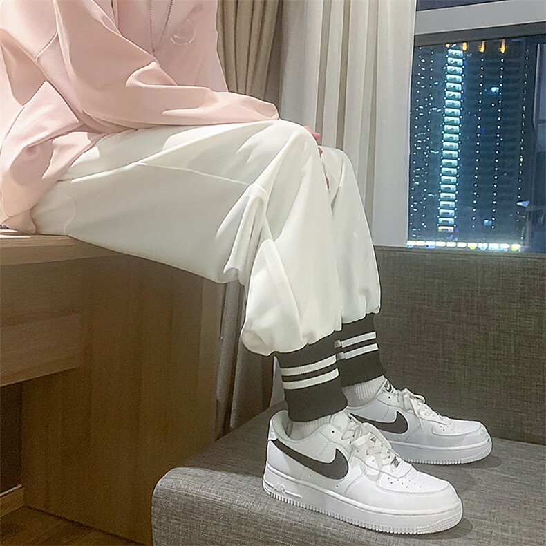 灰色