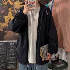 黑色