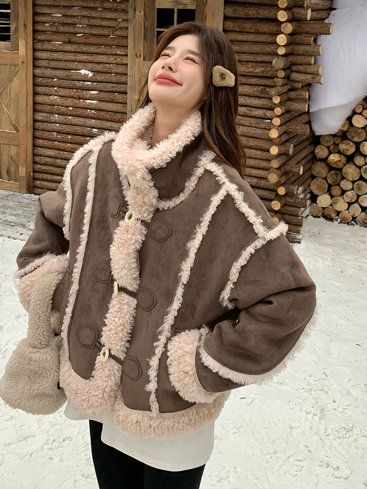 棕色麂皮绒拼接皮毛一体羊羔毛外套女秋冬2025新款设计爆款厚棉服,女装羊羔毛/颗粒绒,浪娴服饰