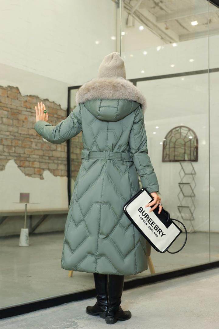 90白鸭绒狐狸毛领，两色四码，其它，伊艺不舍