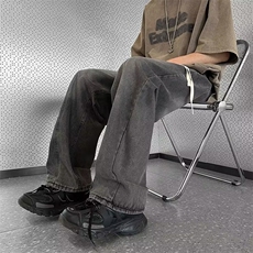 灰黑色