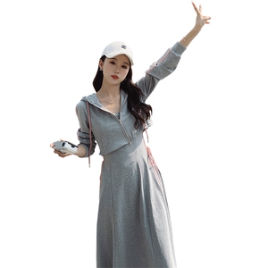 日常休闲穿搭连衣裙套装女初春秋超火好看高级感吊带裙卫衣两件套图片