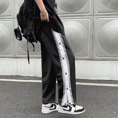 黑色