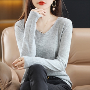 2023春秋薄款针织衫打底衫女士V领精纺羊毛衫内搭宽松短款上衣图片