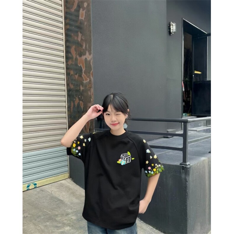 H0691-P35全刺绣索罗娜领口+包边拉肩短袖T恤女图片