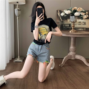 女夏季新款韩版运动休闲套装卡通印花圆领短袖宽松牛仔短裤两件套图片