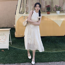 时尚度假小个子挂脖海边连衣裙女夏2025新款木耳边拼接温柔吊带裙，女装连衣裙，2C135