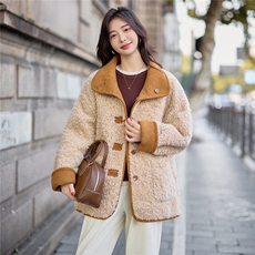 现货！2025冬季新款气质时尚时髦双面穿羊羔毛一体外套，女装羊羔毛/颗粒绒，魅影