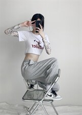 灰色