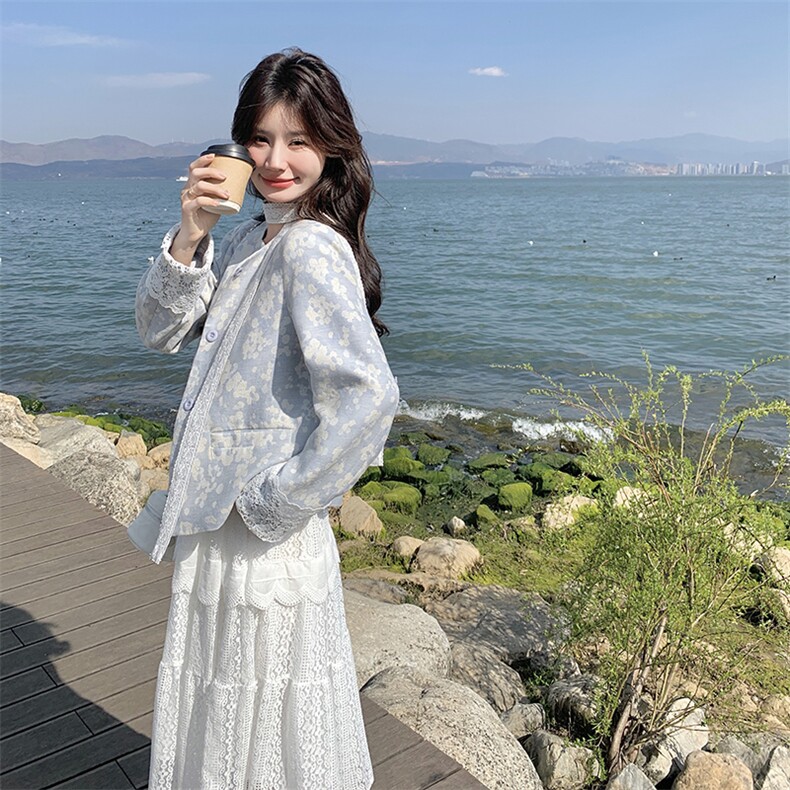 蓝色新中式提花外套女2025春秋新款国风上衣显瘦吊带连衣裙两件套,女装短外套,2C292