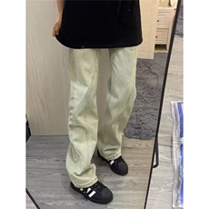 黄色
