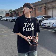 黑色