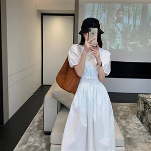 韩连衣裙女新款2021夏法式复古花边娃娃领泡泡袖中长款,清新街拍穿搭女图片