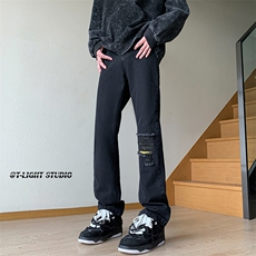 黑色
