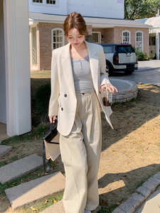 白色西装外套女设计感小众2025春季新款西服女可盐可甜休闲小西装图片