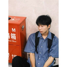 蓝色