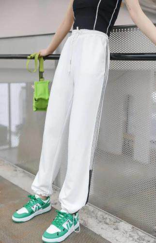 休闲运动款，一裤两穿！，女装，鸿然衣坊