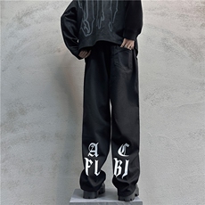 黑色