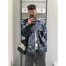 蓝色