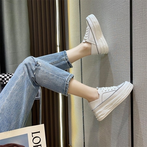 真皮小白鞋女2023年春季新款休闲运动鞋时尚百搭厚底松糕鞋子图片