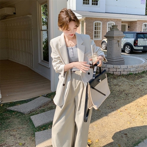 白色西装外套女设计感小众2025春季新款西服女可盐可甜休闲小西装图片