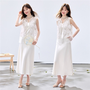 夏季新款现货！2026小清新重工盘花珍珠亮片马甲+珍珠缎面长裙女图片