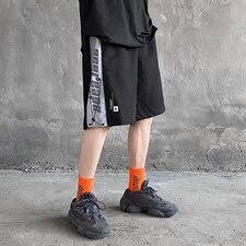 黑色