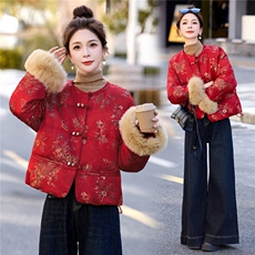 现货。现货。2025年冬季短款真狐狸毛羽绒服，女装羽绒服，艾仟回(原伊仟回)