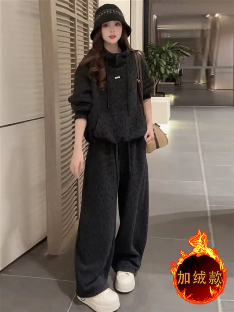 韩系宽松显瘦时尚套装女秋冬新款豹纹套头连帽卫衣直筒长裤两件套,女装套装/套裙,江南