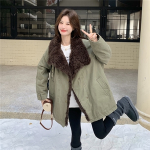 2026冬季复古羊羔毛翻领工装派克羽绒服2C212-G209-P295-K438图片