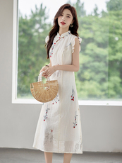 2025年夏季新款新中式刺绣碎花花边无袖减龄连衣裙现货，女装连衣裙，乐吉娜