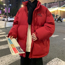 酒红色
