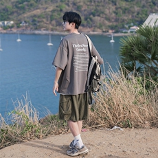 灰色